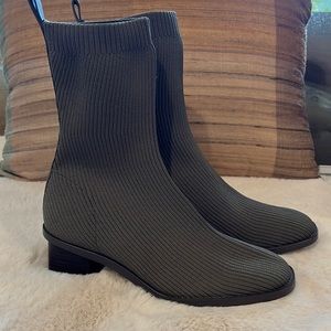 Everlane glove boot